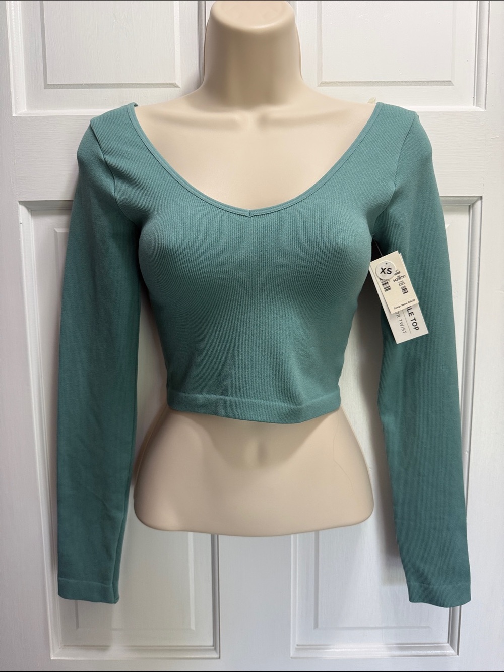 Green cropped long sleeve convertible top